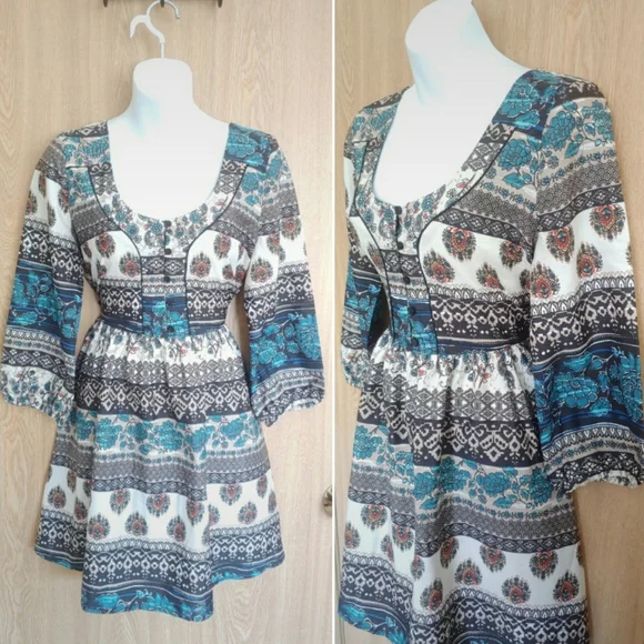 Retro Bell-sleeve Boho Dress - Picture 2 of 5